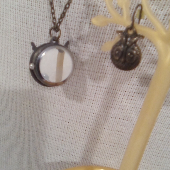 Owl Timepiece Pendant and Owl Earings - Picture 6 of 10